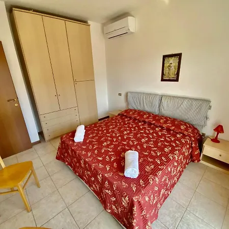 Vista Mare Con E Piscina *