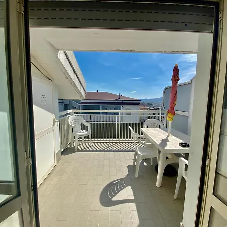 Vista Mare Con E Piscina *