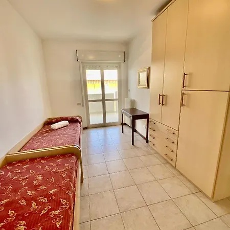 Vista Mare Con E Piscina *