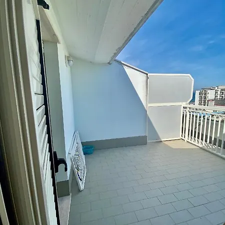 아파트 Vista Mare Con E Piscina 알바아드리안티카