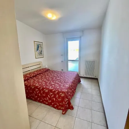 Vista Mare Con E Piscina *