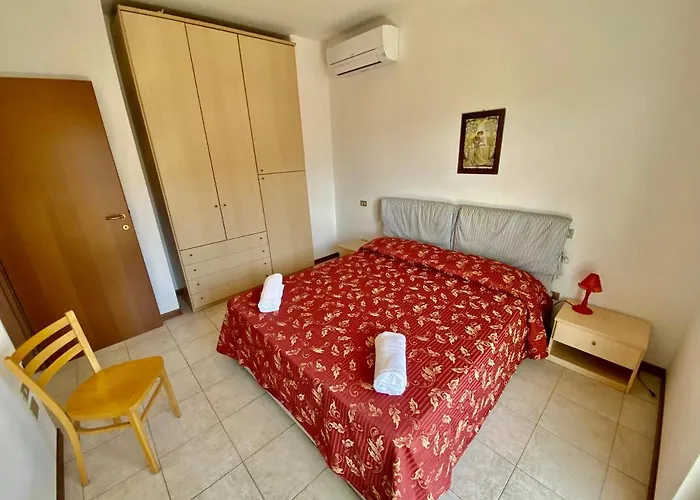 Vista Mare Con E Piscina *