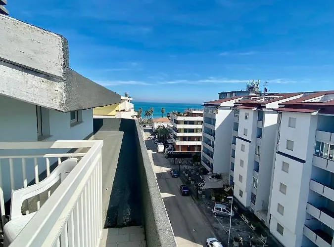 Vista Mare Con E Piscina Apartman Alba Adriatica