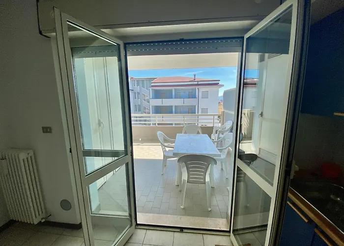 Vista Mare Con E Piscina