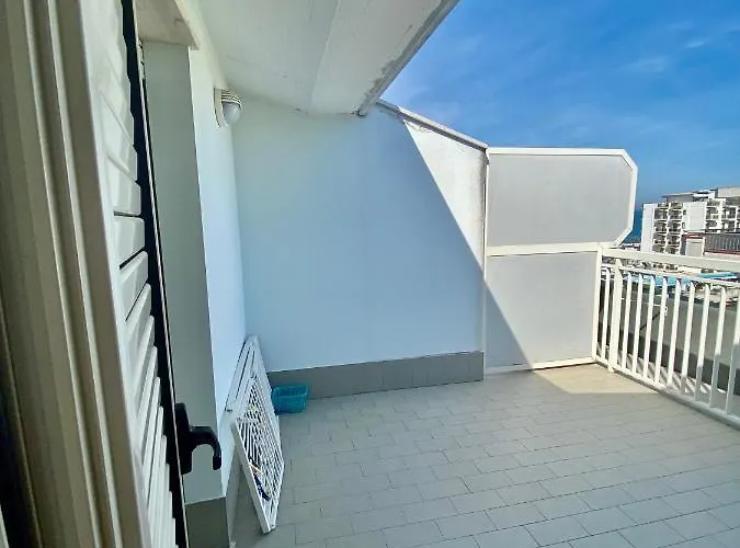 Apartment Vista Mare Con E Piscina Alba Adriatica